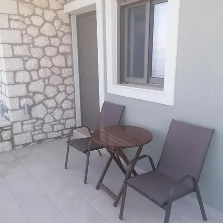 Melikiron Luxury Apartments Agios Nikitas Exterior photo